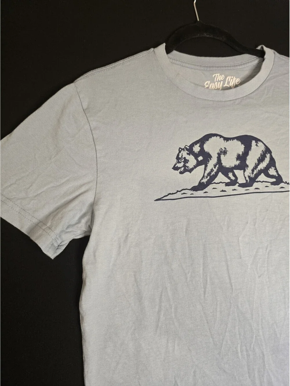 The Easy Life Jerry Leigh T-Shirt Mens Size S Navy Bear Hiking Outdoor Gear Tee